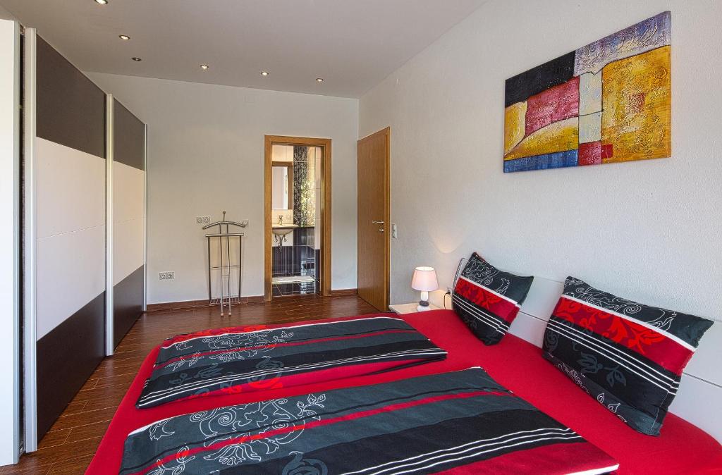 Montelux Apartments - 11