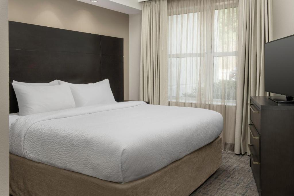 Residence Inn Birmingham Hoover - King Suite Met één Slaapkamer Met Een Bankje