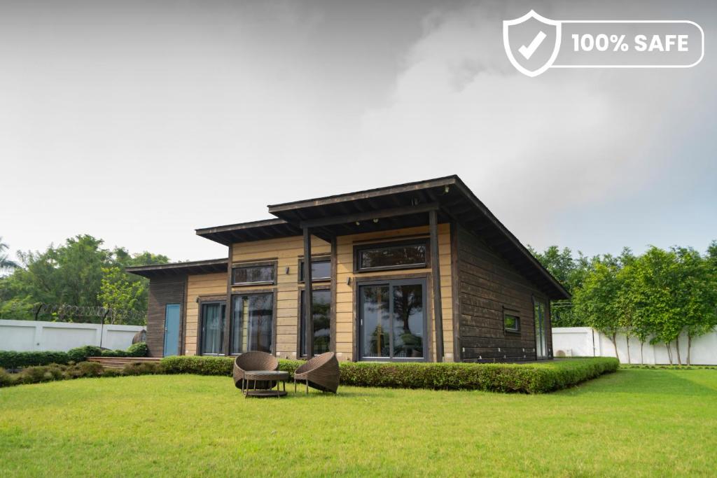 SaffronStays Paradise Pines, Dehradun cliff villa with valley