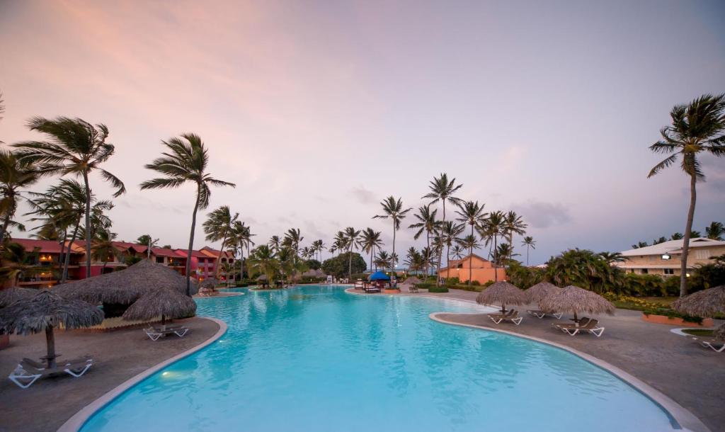 Bazén v ubytování Punta Cana Princess Adults Only - All Inclusive nebo v jeho okolí