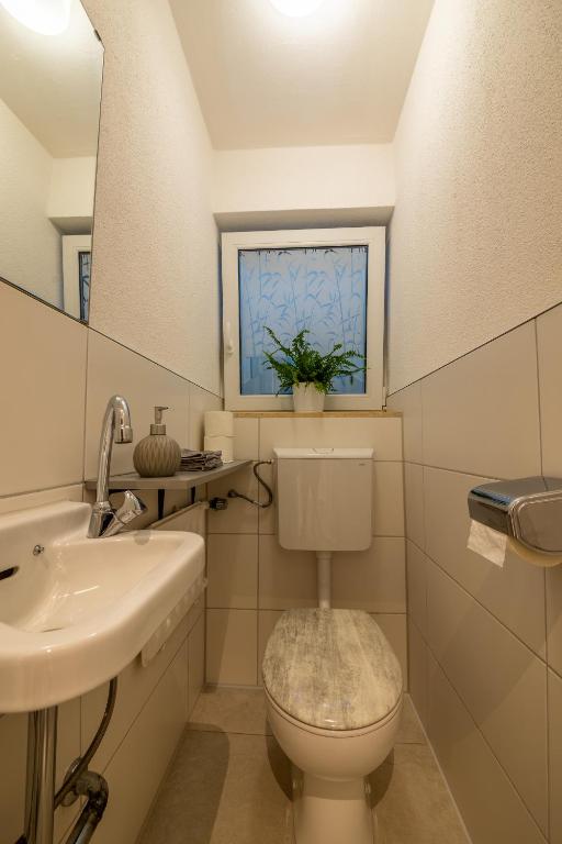 Koupelna v ubytování Renatas Ferienwohnung Wohnung David