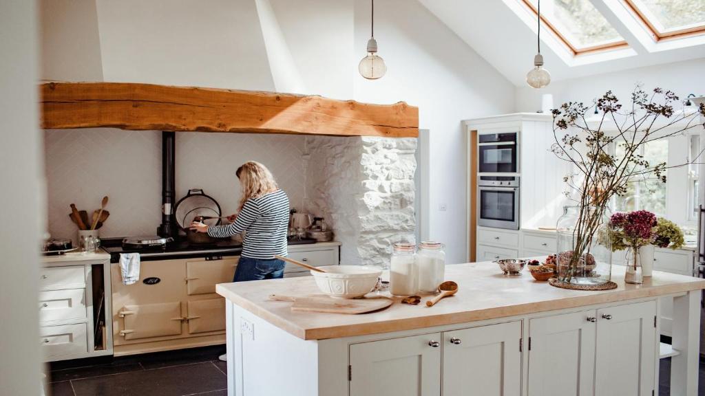 Köök või kööginurk majutusasutuses Tyddyn Llwydyn