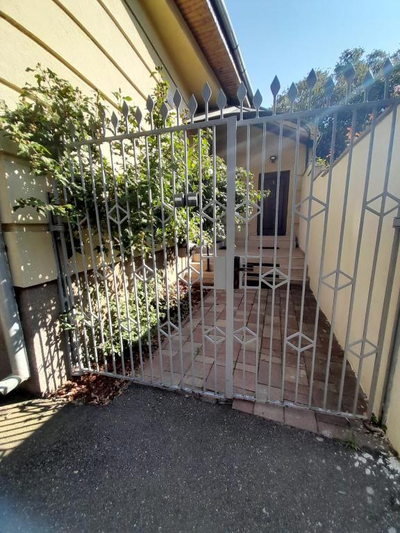 Pannónia Rooms and Apartments - Resim 19