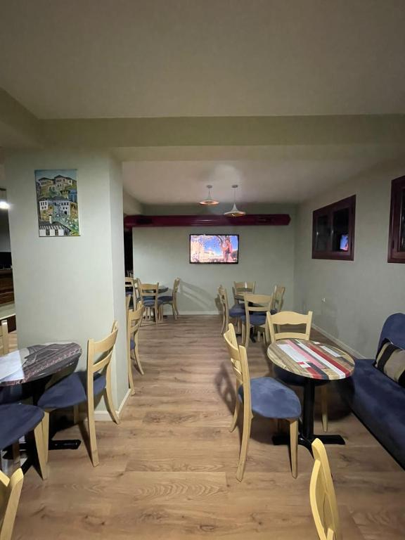 TV a/nebo společenská místnost v ubytování Guest House Kocollari
