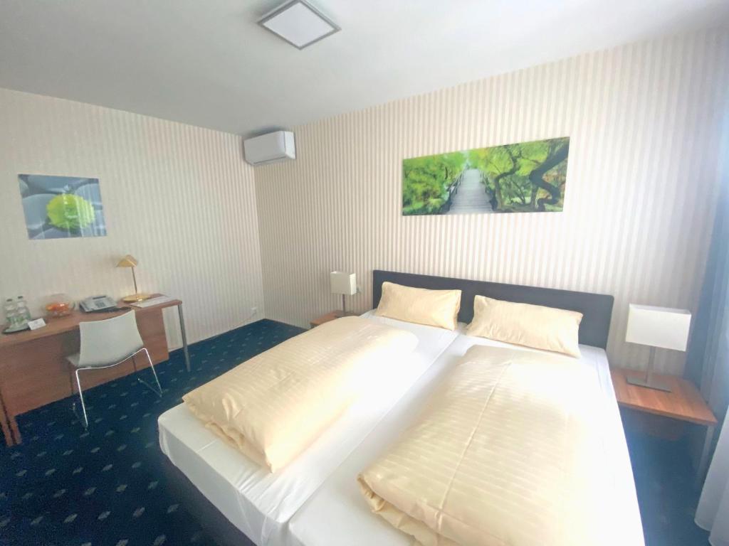 Hotel Restaurant Benger - Standard Double Room With Air Conditioning
