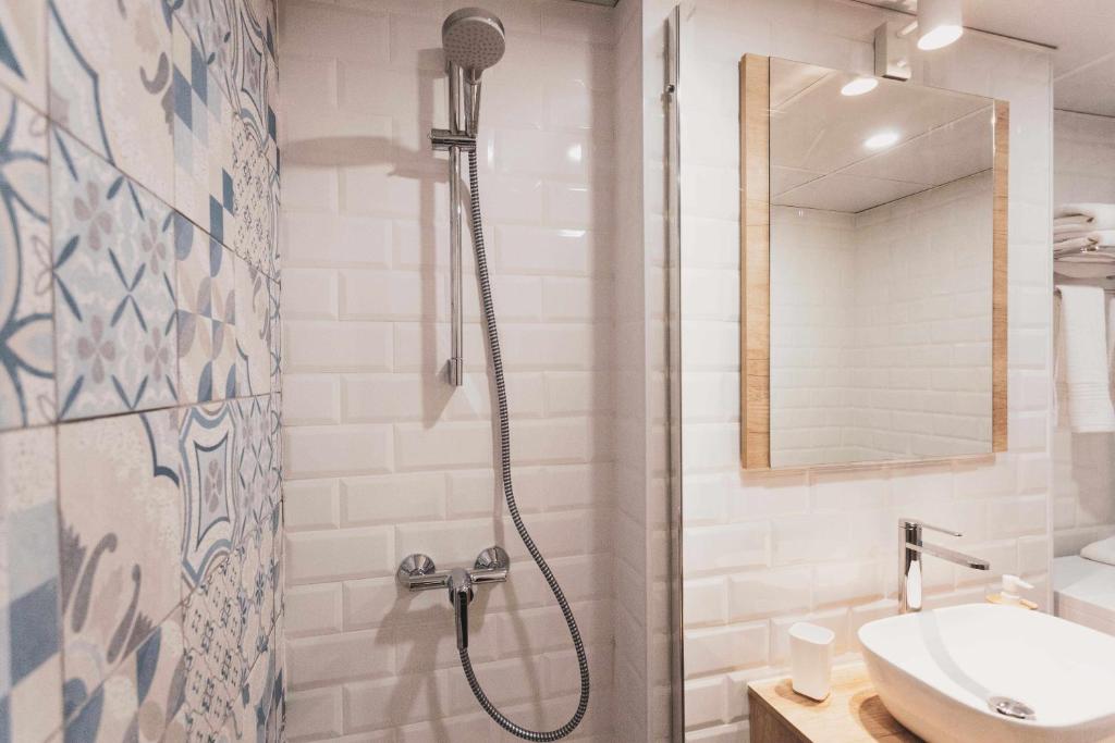 Koupelna v ubytování Precioso apartamento en primera línea de playa III