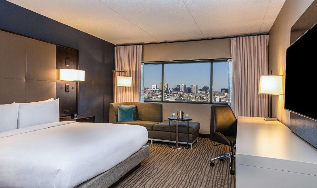 Postel nebo postele na pokoji v ubytování DoubleTree by Hilton Hotel Newark Airport