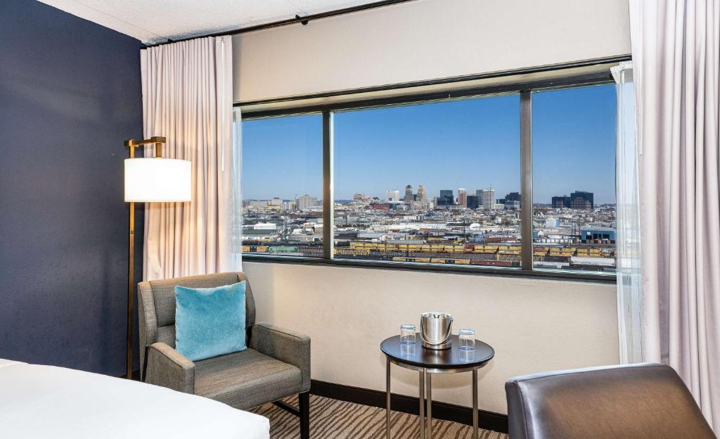 DoubleTree by Hilton Hotel Newark Airport - 