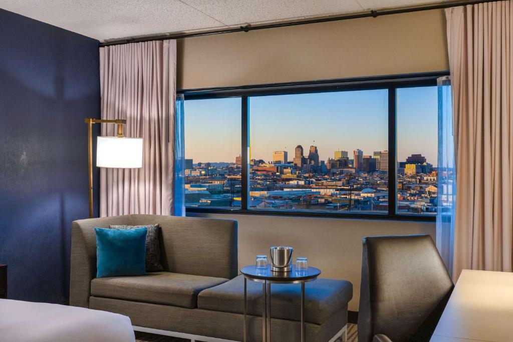 DoubleTree by Hilton Hotel Newark Airport - 