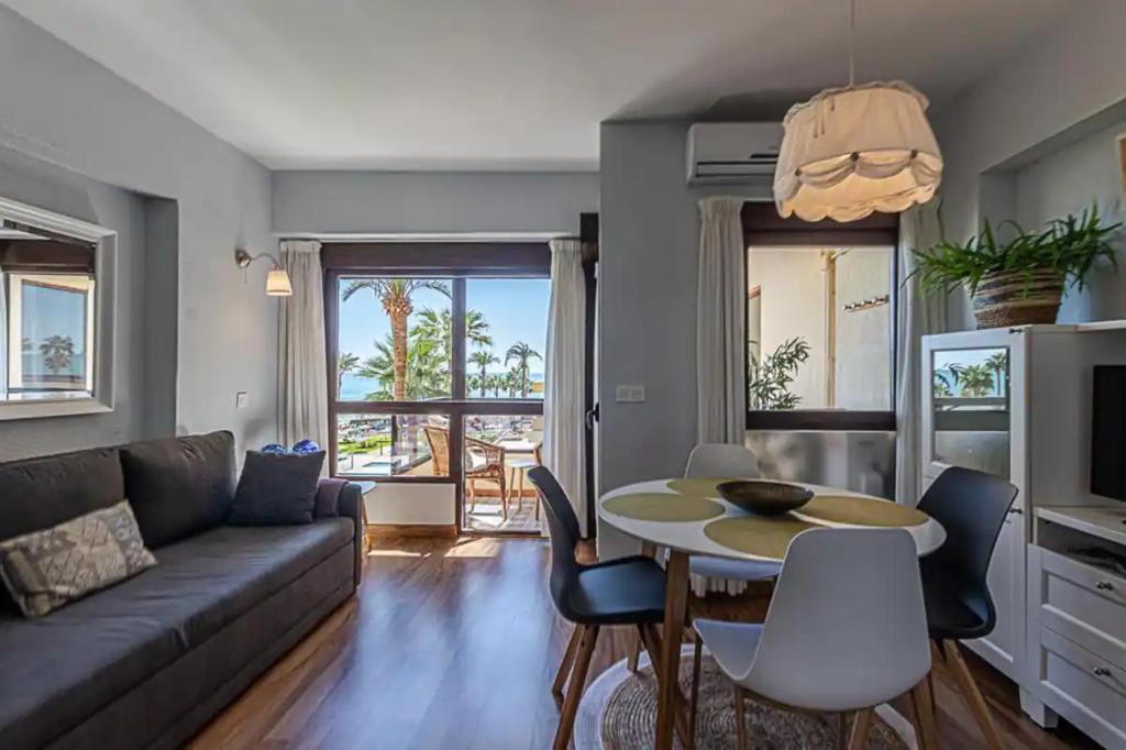 Posezení v ubytování Encantador apartamento en primera línea de playa