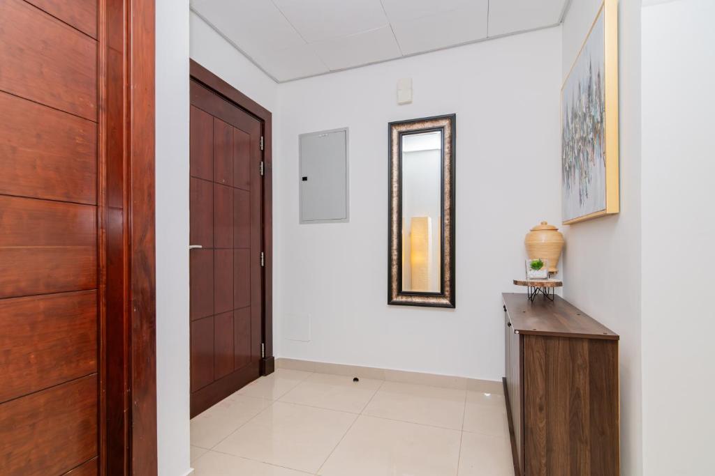 Dubai Marina,JBR -Luxurious 2 BR King Suite - Resim 43