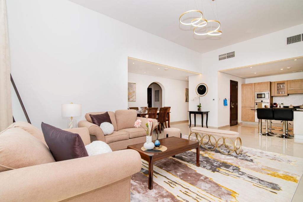 Posezení v ubytování Dubai Marina,JBR -Luxurious 2 BR King Suite