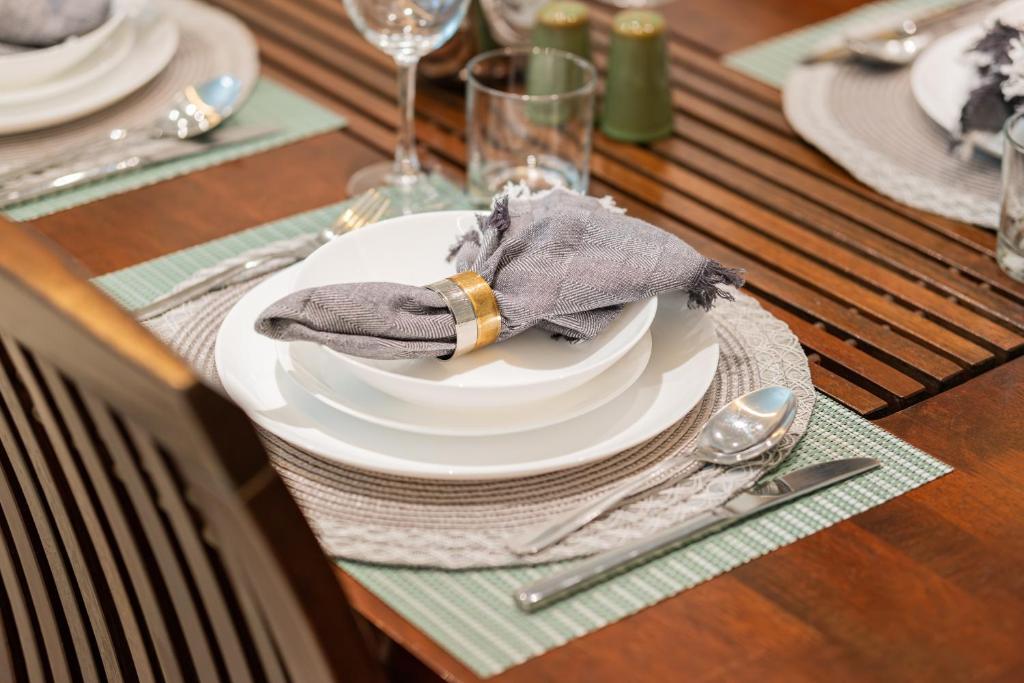 Dubai Marina,JBR -Luxurious 2 BR King Suite - Resim 42