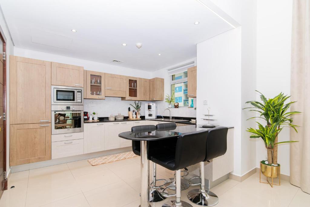 Dubai Marina,JBR -Luxurious 2 BR King Suite - Resim 40