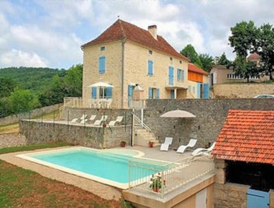 Gite st cirq Lapopie piscine vue imprenable - Maison De Quatre Chambres