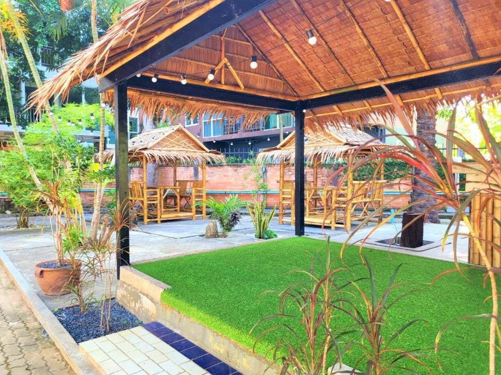Zahrada ubytování Blue Palm Kata Resort