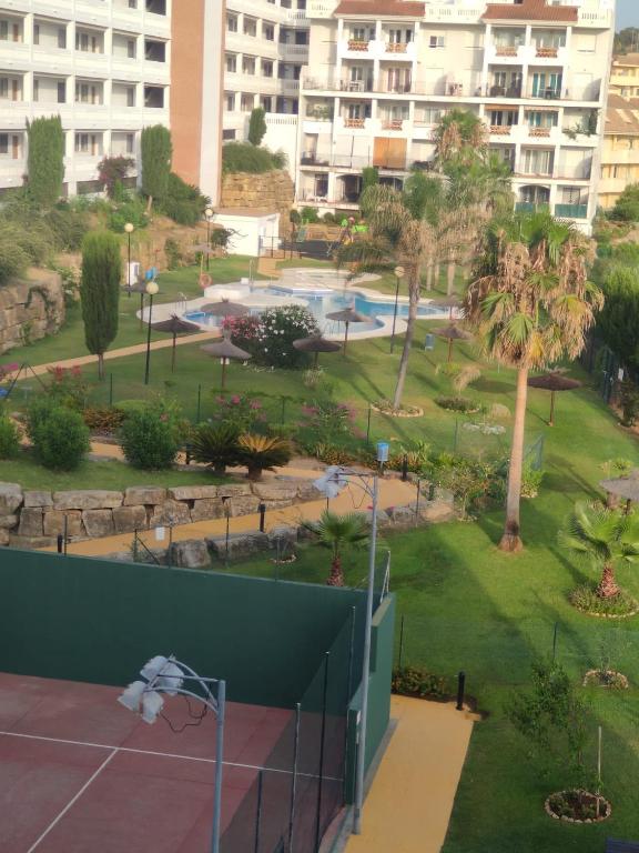 Vonkajšia záhrada v ubytovaní Ideal Apartamento Manilva Playa