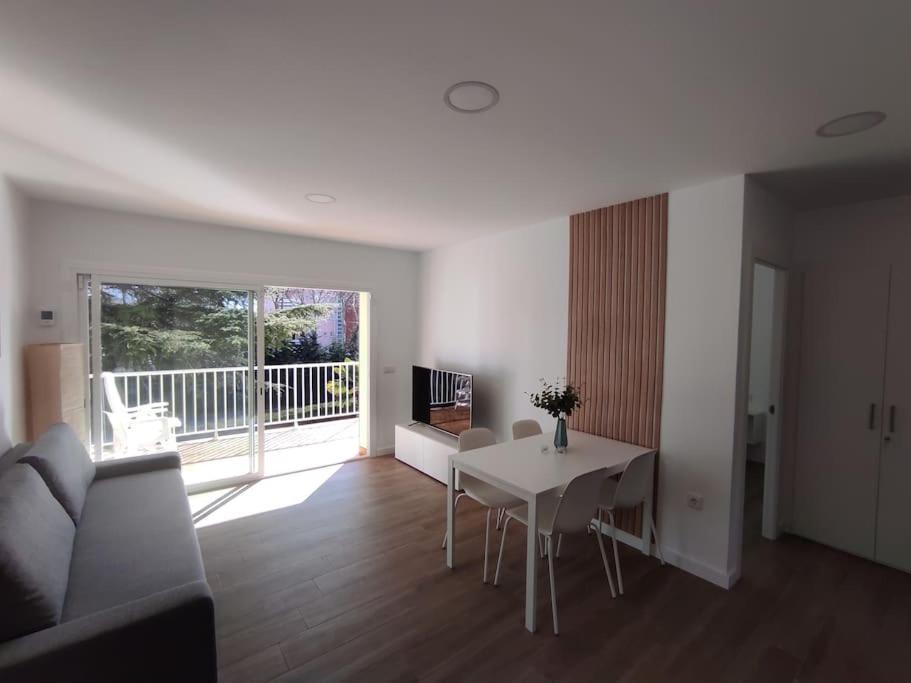 Zona de estar de Apartamento Reformado con Aparcamiento. Playa 5min a pie.