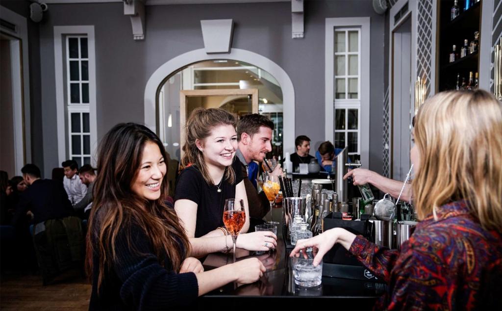 art'otel berlin mitte, Powered by Radisson Hotels - Resim 29