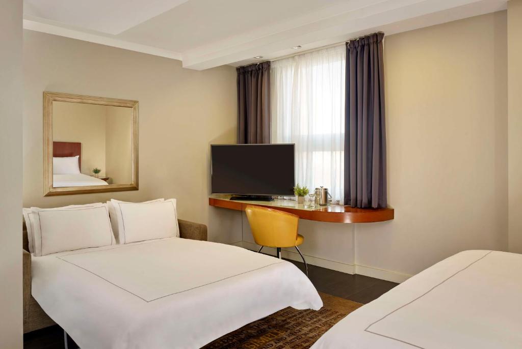 
Executive King Room with Sofa Bed
