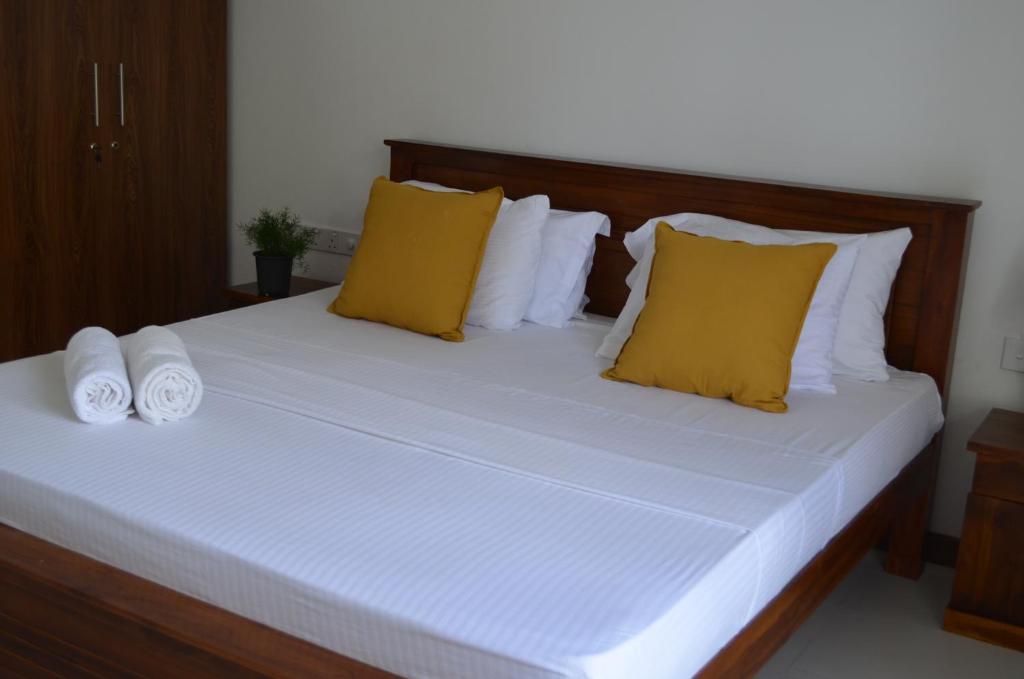 Postel nebo postele na pokoji v ubytování Silina Airport Residence & Transit Hotel