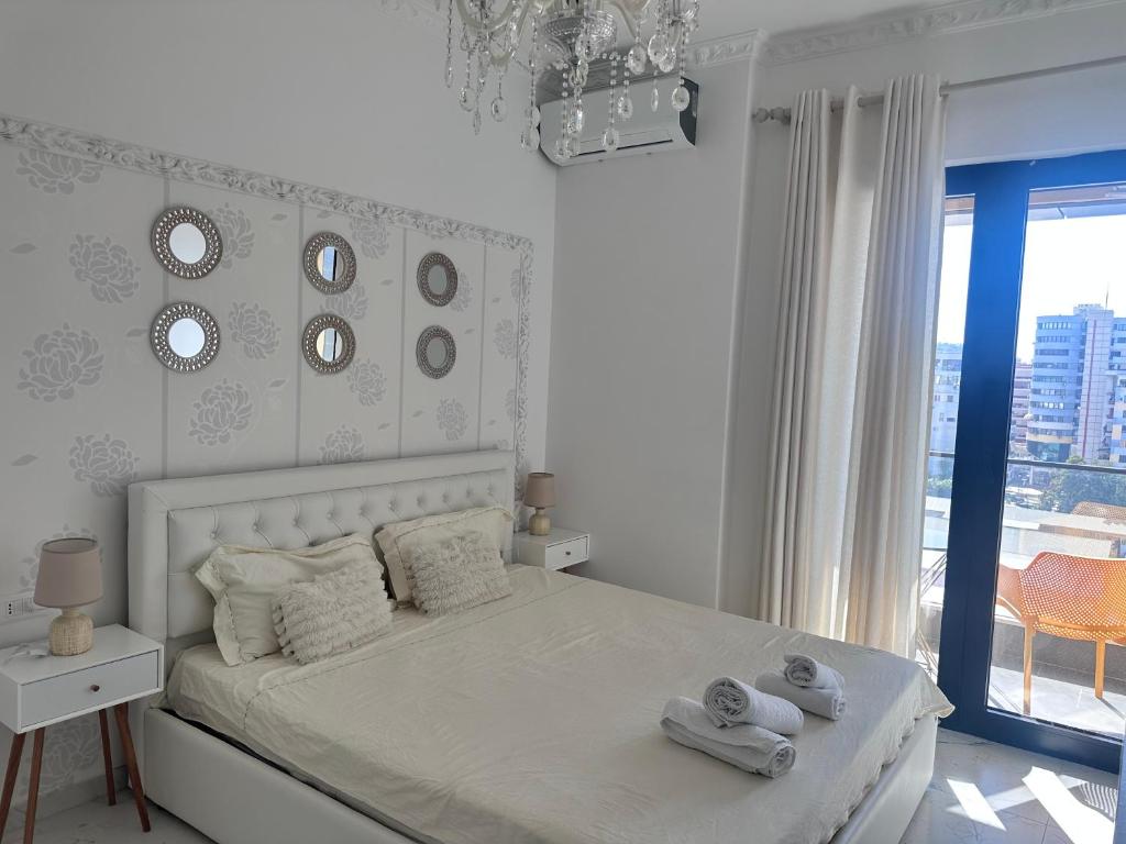 Luxurious Apartment at Square 21 - Image 2