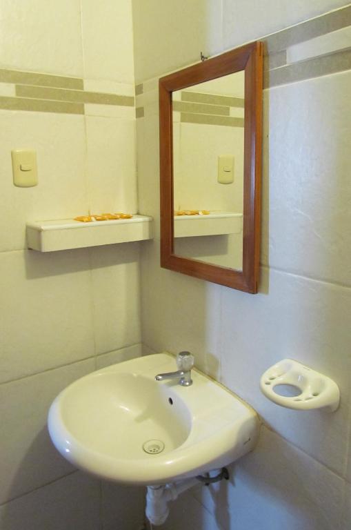 Huanchaco Hostal - Standard Quadruple Room