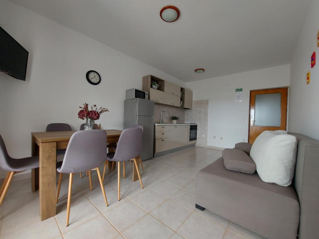 Kuchyň nebo kuchyňský kout v ubytování Rumora Ivan Apartment