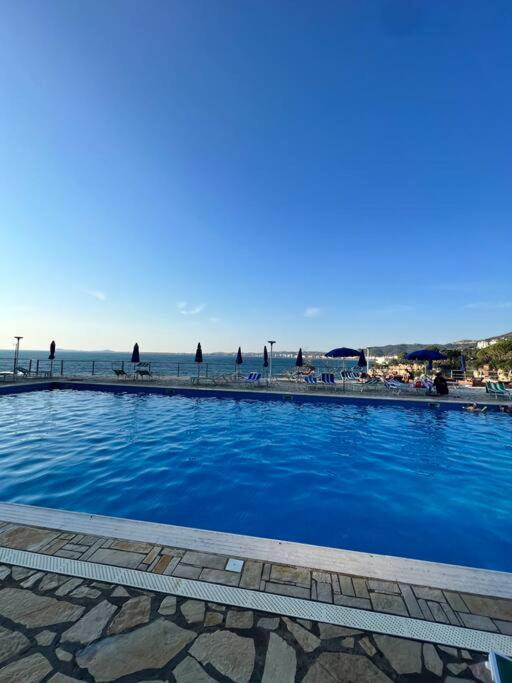 Puerto Del Sol Apartments One Bedroom - Imazhi 4