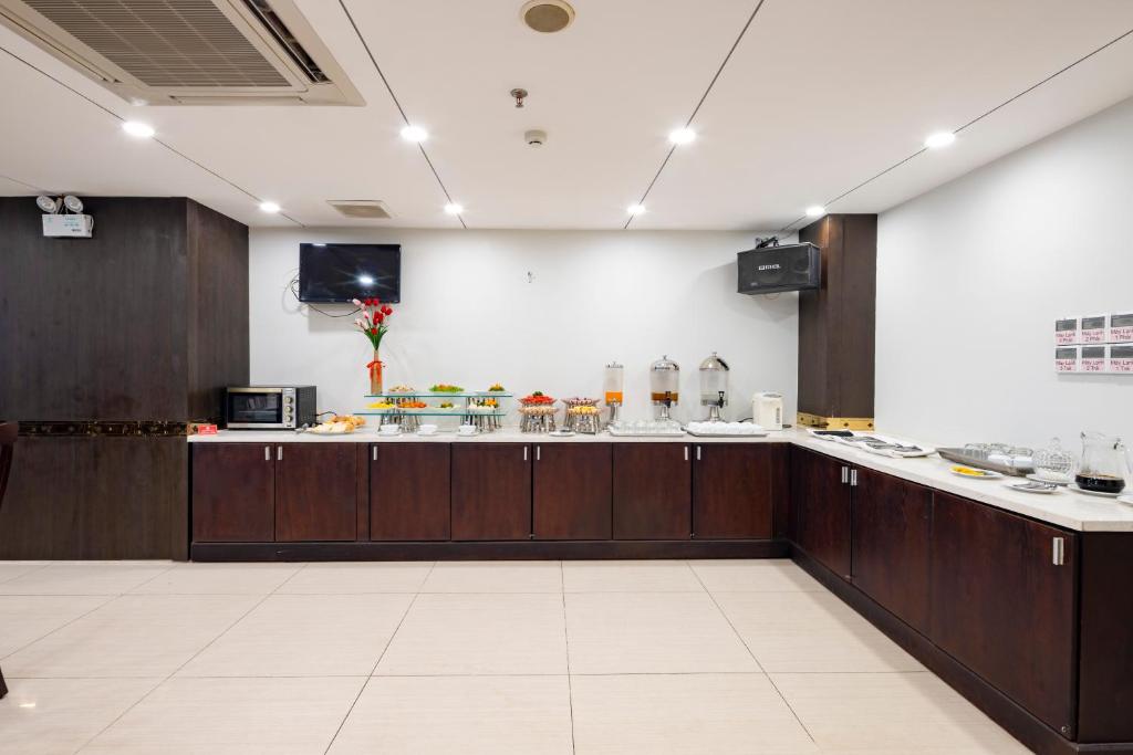 Nhà bếp/bếp nhỏ tại Navy Hotel Nha Trang