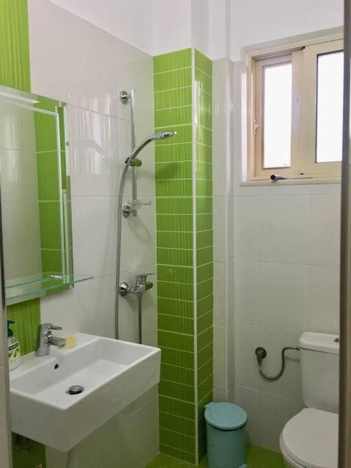 Beachfront Apartment 200m From Port - Imazhi 3