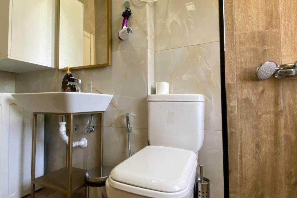 Central Studio in Myslym Shyri Street - Imazhi 7
