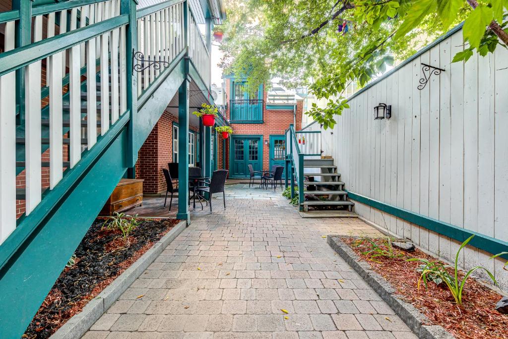 North House - Beautiful Vieux 2 Bedroom Apt - Resim 20