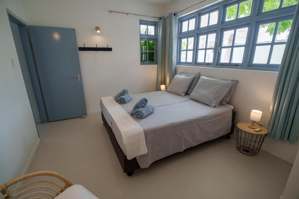 Postel nebo postele na pokoji v ubytování Waterside Apartments