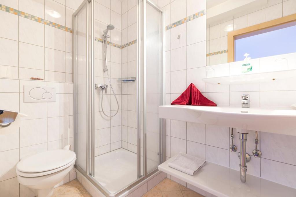Koupelna v ubytování Haus Roswitha