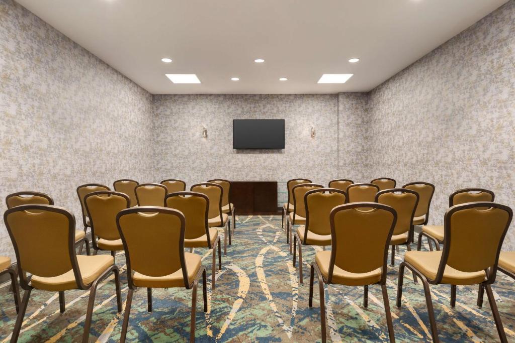 Hilton Garden Inn Houston Energy Corridor photo