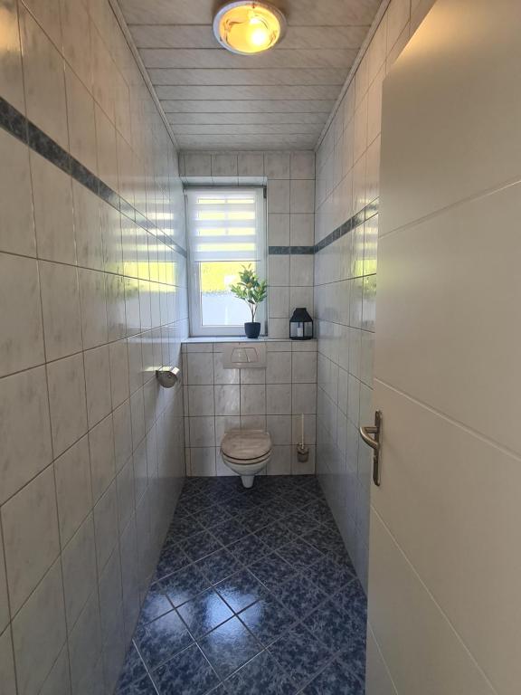 Een badkamer bij Aparts Lakeview -Gerlitzen -Ossiacher See -Ski