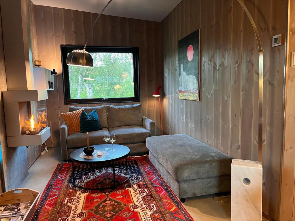 Posezení v ubytování Håkøya Lodge