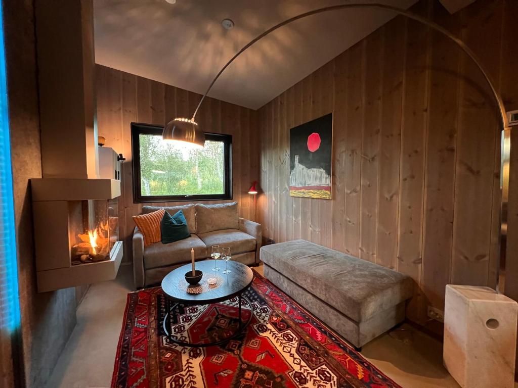 Posezení v ubytování Håkøya Lodge