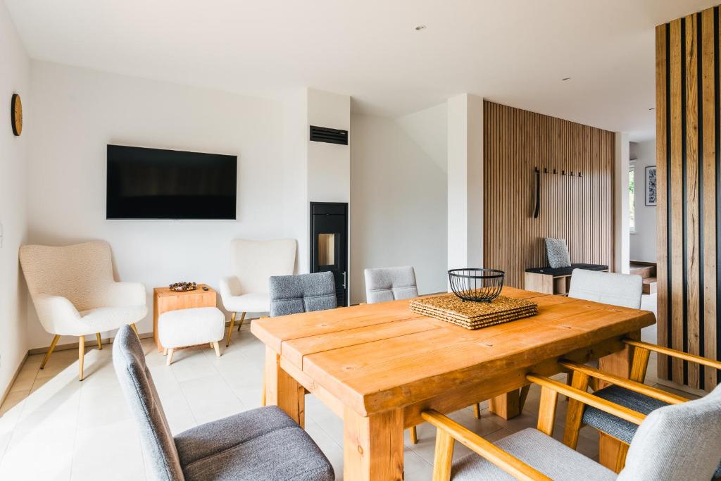 TV a/nebo společenská místnost v ubytování Apartments Schöneben