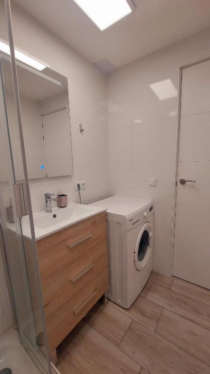 Koupelna v ubytování Apartamento Margarita con piscina en Playa Honda, Playa las Américas