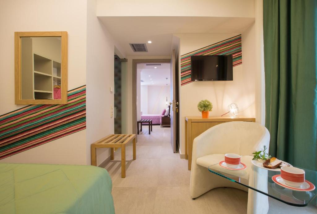 Flisvos Royal Hotel & Suites - 家庭房 - 残疾人