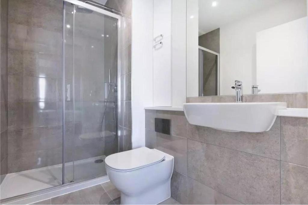 Vonios kambarys apgyvendinimo įstaigoje Canary Wharf Luxury 2 Bed Apartment