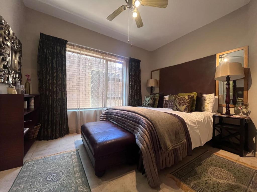 En eller flere senge i et værelse på Lake house retreat