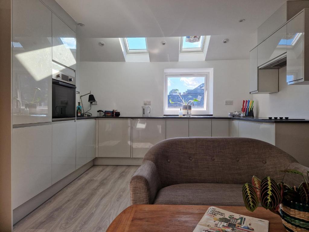 Kuchyň nebo kuchyňský kout v ubytování Luxury London Oasis