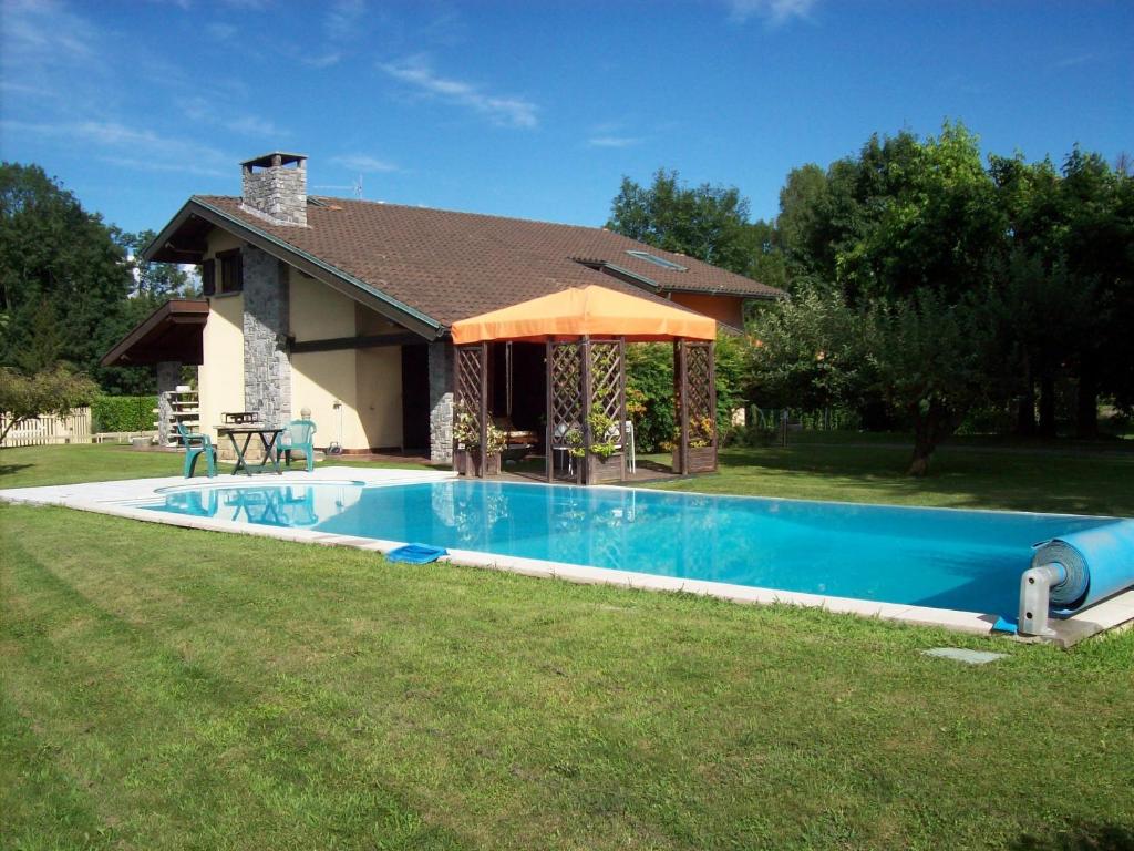 Bazén v ubytování B&B Il Ciliegio nebo v jeho okolí