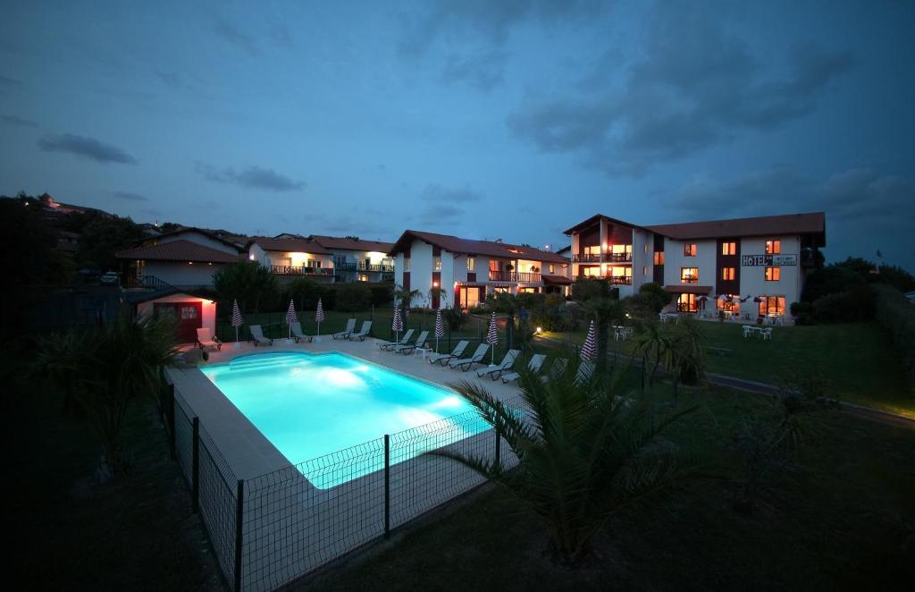 Bazén v ubytování Hotel & Appartements Gochoki nebo v jeho okolí