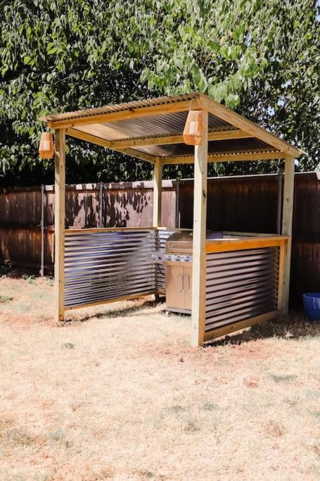 Foto sihtkohas Pottsboro asuva majutusasutuse The Little Getaway-Sleeps 4, Firepit, Pet friendly galeriist