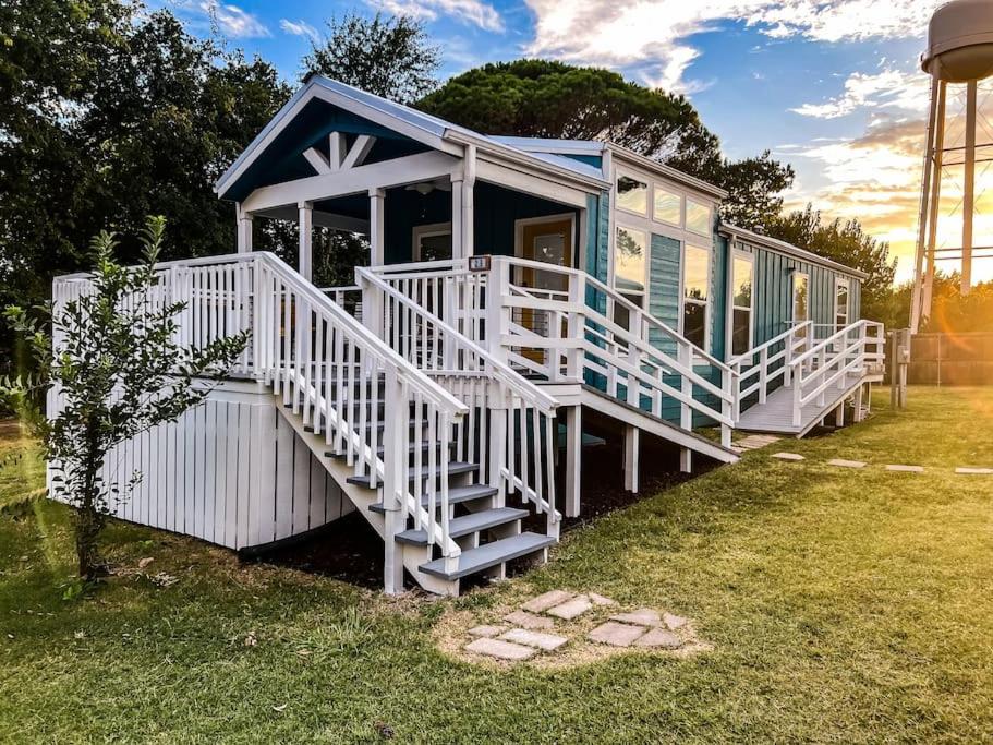 Aed väljaspool majutusasutust The Little Getaway-Sleeps 4, Firepit, Pet friendly