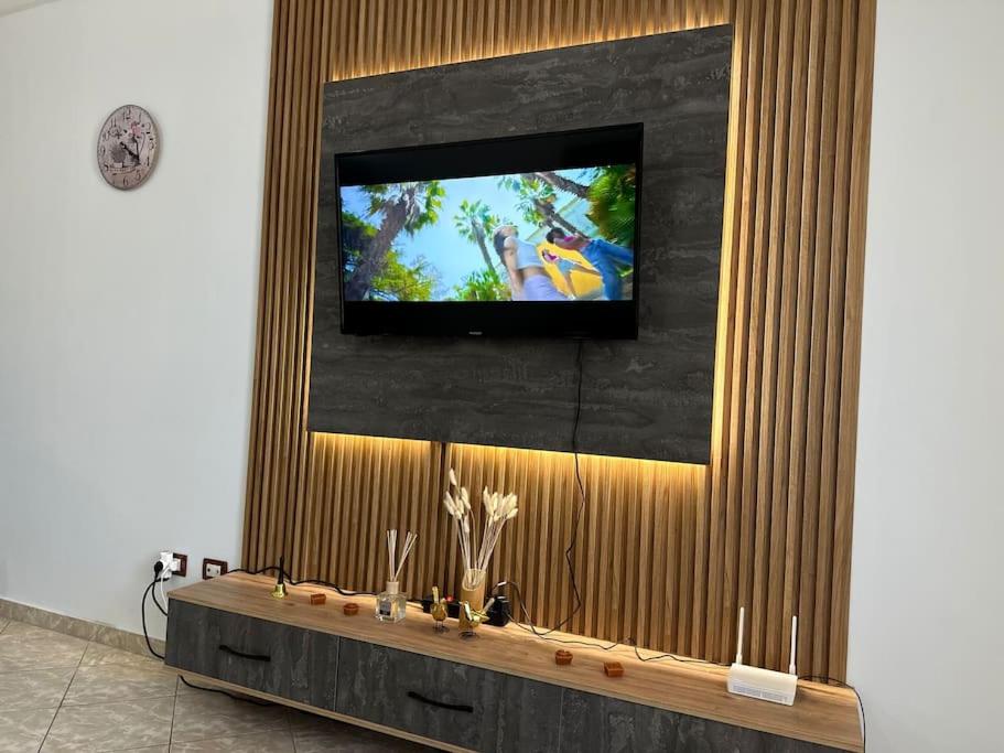 446 Luxury Apartment Center - Image 5
